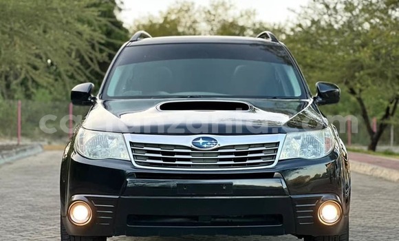 Nunua Ilio tumika Subaru Forester Nyeusi Gari ndani ya Dar es Salaam nchini Dar es Salaam