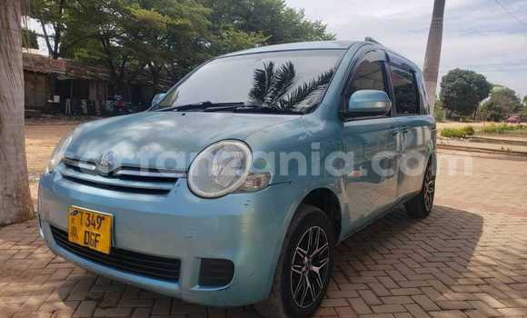 Buy Used Toyota Sienta Blue Car in Dar es Salaam in Dar es Salaam