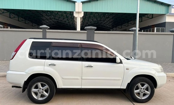 Nunua Ilio tumika Nissan X–Trail Nyeupe Gari ndani ya Dar es Salaam nchini Dar es Salaam Nunua Ilio tumika Nissan X–Trail Nyeupe Gari ndani ya Dar es Salaam nchini Dar es Salaam