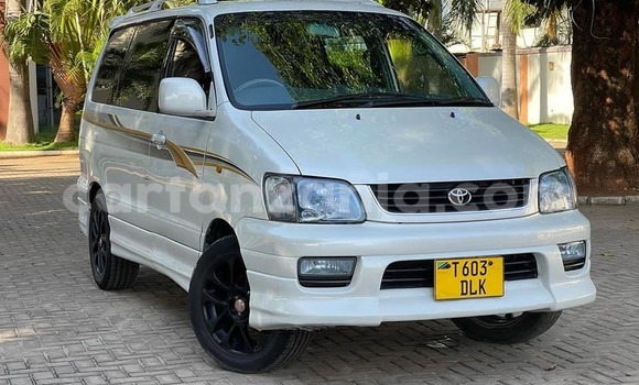 Buy Used Toyota Noah White Car in Dar es Salaam in Dar es Salaam Buy Used Toyota Noah White Car in Dar es Salaam in Dar es Salaam