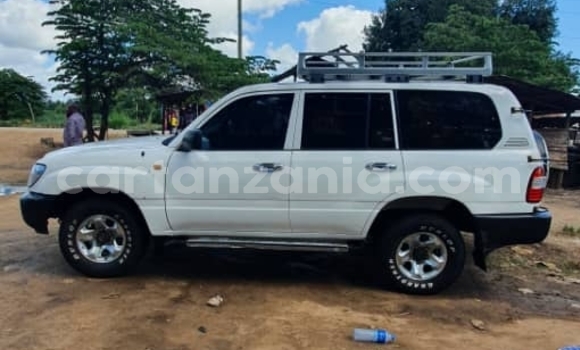 Buy Used Toyota Land Cruiser White Car in Dar es Salaam in Dar es Salaam Buy Used Toyota Land Cruiser White Car in Dar es Salaam in Dar es Salaam