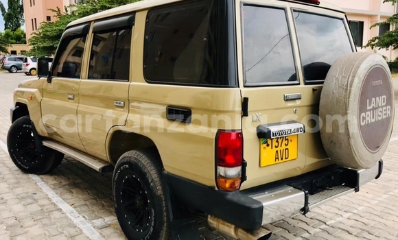 Buy Used Toyota Land Cruiser Beige Car in Dar es Salaam in Dar es Salaam Buy Used Toyota Land Cruiser Beige Car in Dar es Salaam in Dar es Salaam