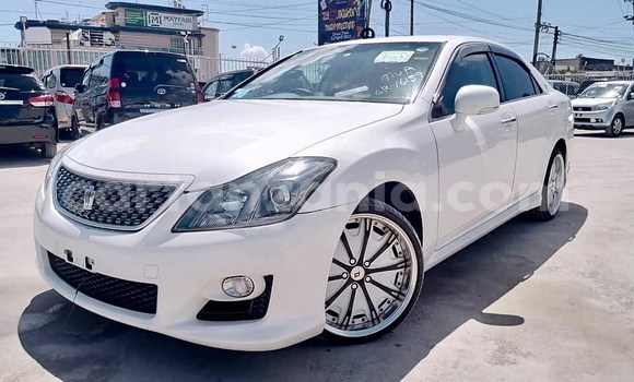Buy New Toyota Crown White Car in Dar es Salaam in Dar es Salaam Buy New Toyota Crown White Car in Dar es Salaam in Dar es Salaam
