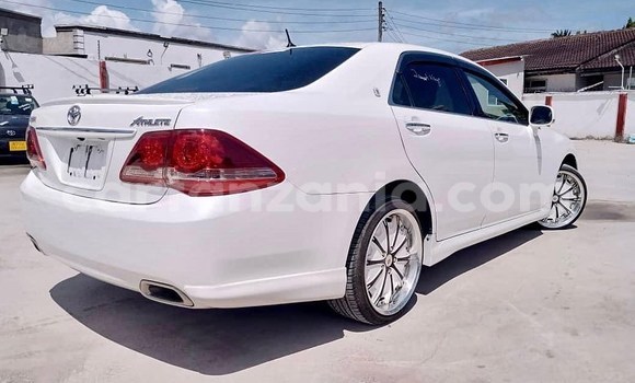 Buy New Toyota Crown White Car in Dar es Salaam in Dar es Salaam Buy New Toyota Crown White Car in Dar es Salaam in Dar es Salaam