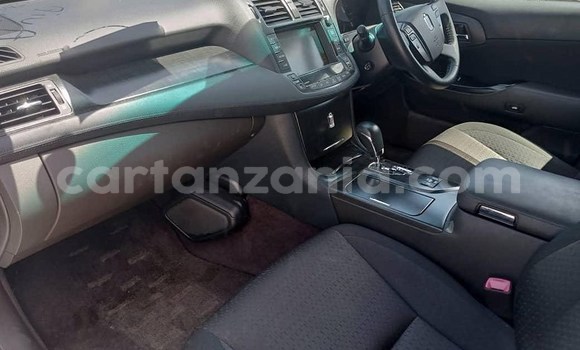 Buy New Toyota Crown White Car in Dar es Salaam in Dar es Salaam Buy New Toyota Crown White Car in Dar es Salaam in Dar es Salaam