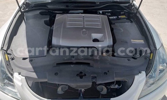 Buy New Toyota Crown White Car in Dar es Salaam in Dar es Salaam Buy New Toyota Crown White Car in Dar es Salaam in Dar es Salaam