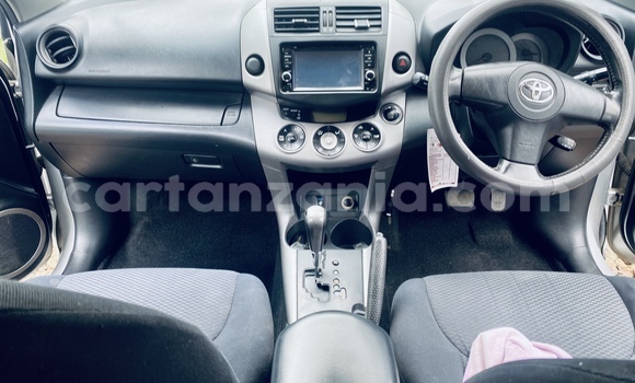 Nunua Ilio tumika Toyota RAV4 Fedha Gari ndani ya Dodoma nchini Dodoma Nunua Ilio tumika Toyota RAV4 Fedha Gari ndani ya Dodoma nchini Dodoma