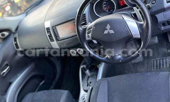 Nunua Imported Mitsubishi Outlander Nyeusi Gari ndani ya Dar es Salaam nchini Dar es Salaam Nunua Imported Mitsubishi Outlander Nyeusi Gari ndani ya Dar es Salaam nchini Dar es Salaam