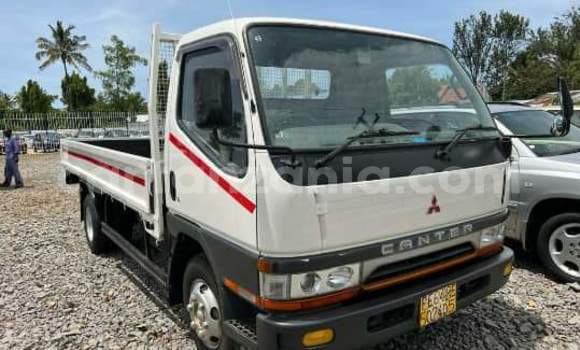 Buy Used Mitsubishi Fuso Fighter White Truck in Mwanza in Mwanza Buy Used Mitsubishi Fuso Fighter White Truck in Mwanza in Mwanza