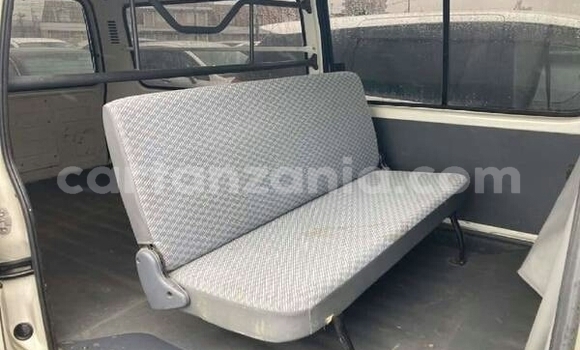 Buy New Toyota Hiace White Car in Mwanza in Mwanza Buy New Toyota Hiace White Car in Mwanza in Mwanza