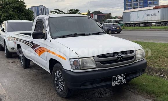 Nunua Imported Toyota Pickup Nyeupe Gari ndani ya Dar es Salaam nchini Dar es Salaam