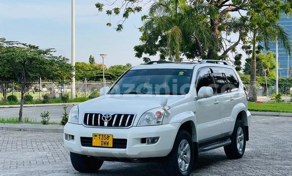 Nunua Ilio tumika Toyota Land Cruiser Prado Nyeupe Gari ndani ya Dar es Salaam nchini Dar es Salaam Nunua Ilio tumika Toyota Land Cruiser Prado Nyeupe Gari ndani ya Dar es Salaam nchini Dar es Salaam