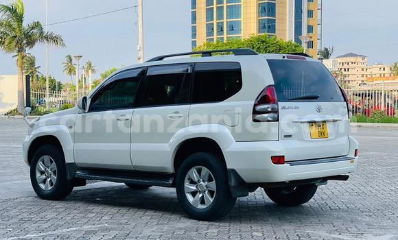 Nunua Ilio tumika Toyota Land Cruiser Prado Nyeupe Gari ndani ya Dar es Salaam nchini Dar es Salaam Nunua Ilio tumika Toyota Land Cruiser Prado Nyeupe Gari ndani ya Dar es Salaam nchini Dar es Salaam