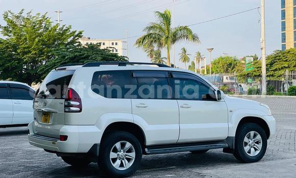 Nunua Ilio tumika Toyota Land Cruiser Prado Nyeupe Gari ndani ya Dar es Salaam nchini Dar es Salaam Nunua Ilio tumika Toyota Land Cruiser Prado Nyeupe Gari ndani ya Dar es Salaam nchini Dar es Salaam