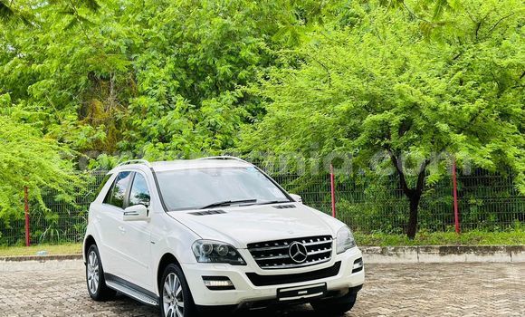 Buy Import Mercedes‒Benz C–Class White Car in Dar es Salaam in Dar es Salaam Buy Import Mercedes‒Benz C–Class White Car in Dar es Salaam in Dar es Salaam