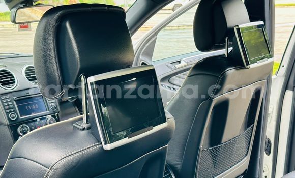 Nunua Imported Mercedes‒Benz C–Class Nyeupe Gari ndani ya Dar es Salaam nchini Dar es Salaam Nunua Imported Mercedes‒Benz C–Class Nyeupe Gari ndani ya Dar es Salaam nchini Dar es Salaam