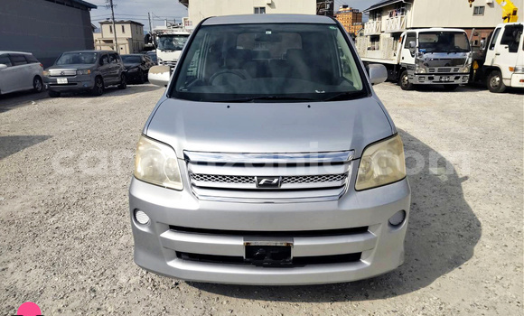 Nunua Imported Toyota Noah Fedha Gari ndani ya Dar es Salaam nchini Dar es Salaam