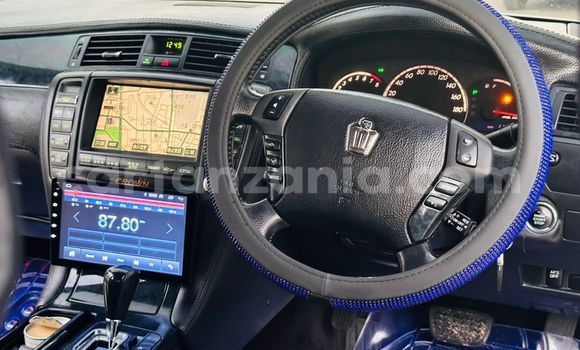 Buy Used Toyota Crown White Car in Dar es Salaam in Dar es Salaam Buy Used Toyota Crown White Car in Dar es Salaam in Dar es Salaam