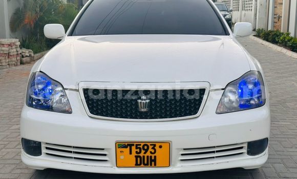 Buy Used Toyota Crown White Car in Dar es Salaam in Dar es Salaam Buy Used Toyota Crown White Car in Dar es Salaam in Dar es Salaam