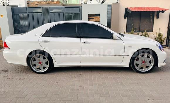Buy Used Toyota Crown White Car in Dar es Salaam in Dar es Salaam Buy Used Toyota Crown White Car in Dar es Salaam in Dar es Salaam
