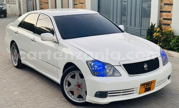 Buy Used Toyota Crown White Car in Dar es Salaam in Dar es Salaam Buy Used Toyota Crown White Car in Dar es Salaam in Dar es Salaam