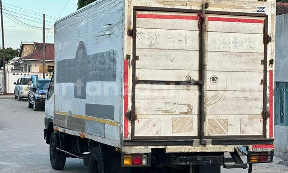 Buy Used Mitsubishi Van White Truck in Dar es Salaam in Dar es Salaam Buy Used Mitsubishi Van White Truck in Dar es Salaam in Dar es Salaam