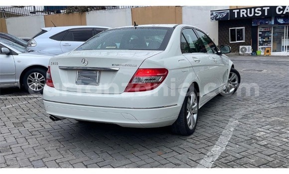 Nunua Imported Mercedes-Benz C-Classe Nyeupe Gari ndani ya Dar es Salaam nchini Dar es Salaam Nunua Imported Mercedes-Benz C-Classe Nyeupe Gari ndani ya Dar es Salaam nchini Dar es Salaam