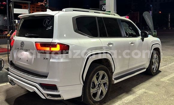 Buy Import Toyota Land Cruiser White Car in Dar es Salaam in Dar es Salaam Buy Import Toyota Land Cruiser White Car in Dar es Salaam in Dar es Salaam