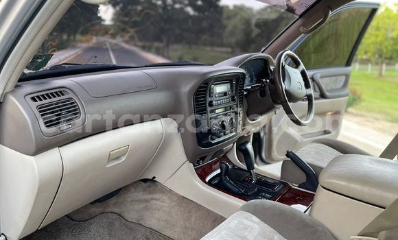Nunua Imported Toyota Land Cruiser Fedha Gari ndani ya Dar es Salaam nchini Dar es Salaam Nunua Imported Toyota Land Cruiser Fedha Gari ndani ya Dar es Salaam nchini Dar es Salaam