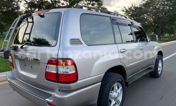 Nunua Imported Toyota Land Cruiser Fedha Gari ndani ya Dar es Salaam nchini Dar es Salaam Nunua Imported Toyota Land Cruiser Fedha Gari ndani ya Dar es Salaam nchini Dar es Salaam