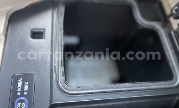 Nunua Imported Toyota Land Cruiser Fedha Gari ndani ya Dar es Salaam nchini Dar es Salaam Nunua Imported Toyota Land Cruiser Fedha Gari ndani ya Dar es Salaam nchini Dar es Salaam