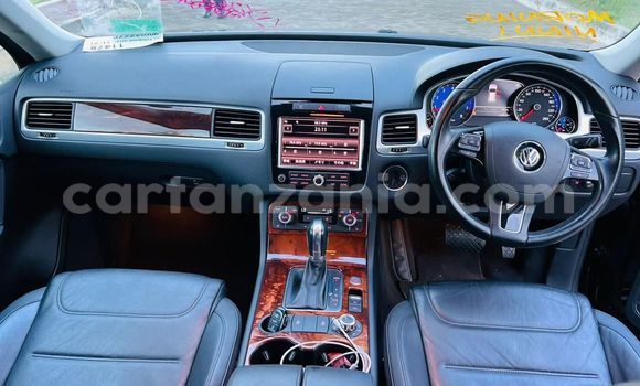 Nunua Imported Volkswagen Touareg Nyeusi Gari ndani ya Dar es Salaam nchini Dar es Salaam Nunua Imported Volkswagen Touareg Nyeusi Gari ndani ya Dar es Salaam nchini Dar es Salaam