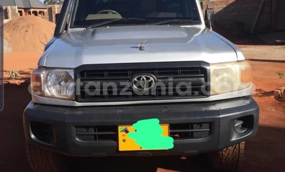 Nunua Ilio tumika Toyota Land Cruiser Fedha Gari ndani ya Dar es Salaam nchini Dar es Salaam Nunua Ilio tumika Toyota Land Cruiser Fedha Gari ndani ya Dar es Salaam nchini Dar es Salaam