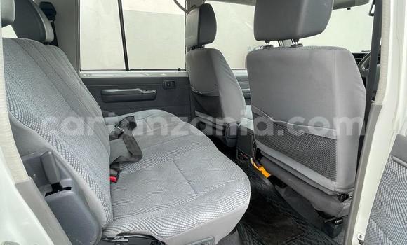 Buy Used Toyota Land Cruiser White Car in Dar es Salaam in Dar es Salaam Buy Used Toyota Land Cruiser White Car in Dar es Salaam in Dar es Salaam