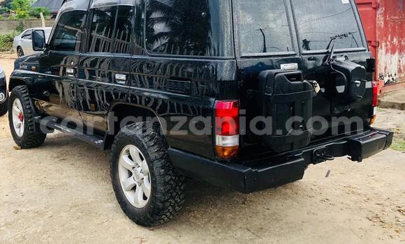 Buy Used Land Rover Range Rover Black Car in Dar es Salaam in Dar es Salaam Buy Used Land Rover Range Rover Black Car in Dar es Salaam in Dar es Salaam