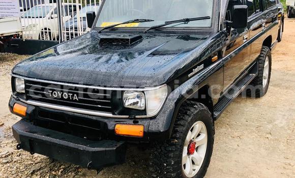 Buy Used Land Rover Range Rover Black Car in Dar es Salaam in Dar es Salaam Buy Used Land Rover Range Rover Black Car in Dar es Salaam in Dar es Salaam