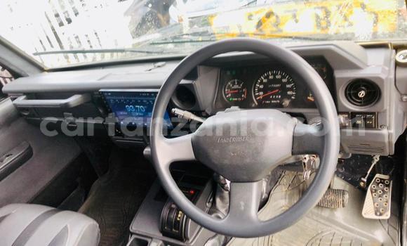 Buy Used Land Rover Range Rover Black Car in Dar es Salaam in Dar es Salaam Buy Used Land Rover Range Rover Black Car in Dar es Salaam in Dar es Salaam