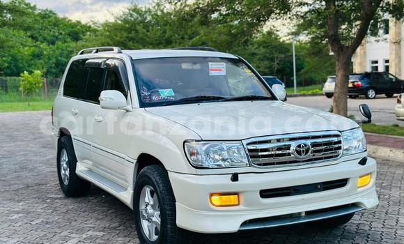 Nunua Imported Toyota Land Cruiser Nyeupe Gari ndani ya Dar es Salaam nchini Dar es Salaam Nunua Imported Toyota Land Cruiser Nyeupe Gari ndani ya Dar es Salaam nchini Dar es Salaam
