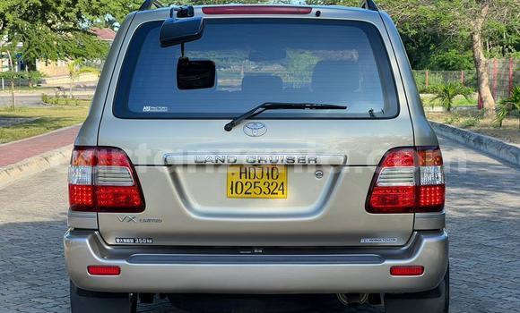 Nunua Imported Toyota Land Cruiser Fedha Gari ndani ya Dar es Salaam nchini Dar es Salaam Nunua Imported Toyota Land Cruiser Fedha Gari ndani ya Dar es Salaam nchini Dar es Salaam