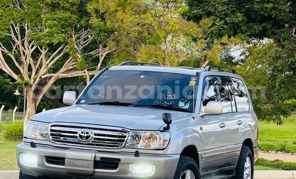 Nunua Imported Toyota Land Cruiser Fedha Gari ndani ya Dar es Salaam nchini Dar es Salaam