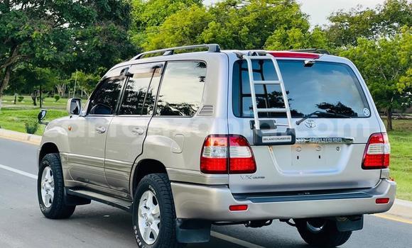Nunua Imported Toyota Land Cruiser Fedha Gari ndani ya Dar es Salaam nchini Dar es Salaam Nunua Imported Toyota Land Cruiser Fedha Gari ndani ya Dar es Salaam nchini Dar es Salaam