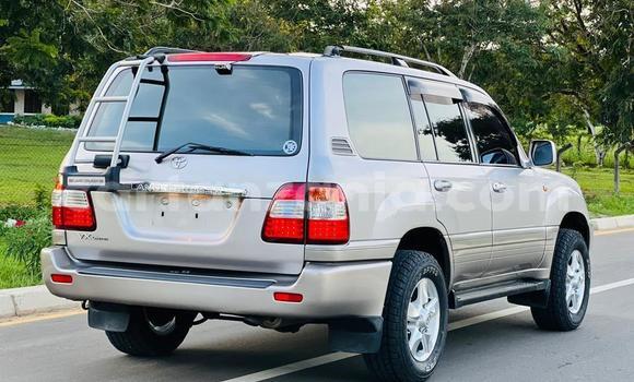 Nunua Imported Toyota Land Cruiser Fedha Gari ndani ya Dar es Salaam nchini Dar es Salaam Nunua Imported Toyota Land Cruiser Fedha Gari ndani ya Dar es Salaam nchini Dar es Salaam