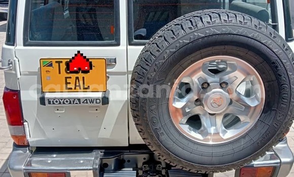 Buy Used Toyota Land Cruiser White Car in Dar es Salaam in Dar es Salaam Buy Used Toyota Land Cruiser White Car in Dar es Salaam in Dar es Salaam