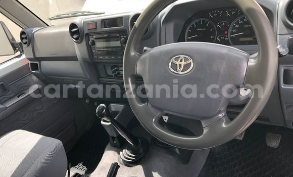Buy Used Toyota Land Cruiser White Car in Dar es Salaam in Dar es Salaam Buy Used Toyota Land Cruiser White Car in Dar es Salaam in Dar es Salaam