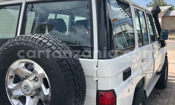 Buy Used Toyota Land Cruiser White Car in Dar es Salaam in Dar es Salaam Buy Used Toyota Land Cruiser White Car in Dar es Salaam in Dar es Salaam