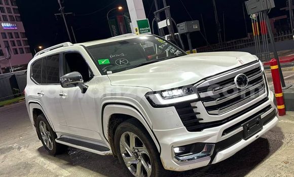 Buy Used Toyota Land Cruiser White Car in Dar es Salaam in Dar es Salaam Buy Used Toyota Land Cruiser White Car in Dar es Salaam in Dar es Salaam