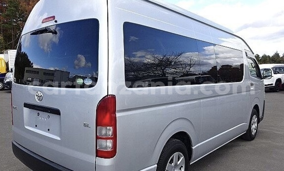Buy Used Toyota Hiace Silver Car in Dar es Salaam in Dar es Salaam Buy Used Toyota Hiace Silver Car in Dar es Salaam in Dar es Salaam