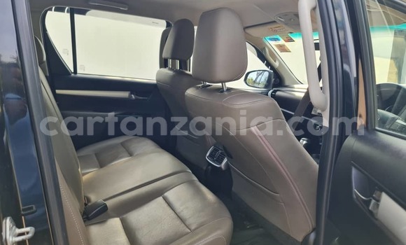 Nunua Ilio tumika Toyota Hilux Nyeusi Gari ndani ya Dar es Salaam nchini Dar es Salaam Nunua Ilio tumika Toyota Hilux Nyeusi Gari ndani ya Dar es Salaam nchini Dar es Salaam