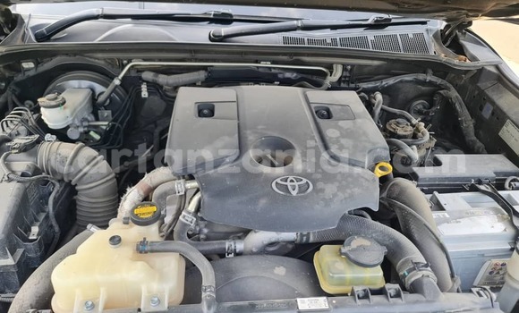 Nunua Ilio tumika Toyota Hilux Nyeusi Gari ndani ya Dar es Salaam nchini Dar es Salaam Nunua Ilio tumika Toyota Hilux Nyeusi Gari ndani ya Dar es Salaam nchini Dar es Salaam