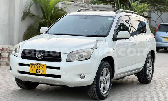 Buy Used Toyota RAV4 White Car in Dar es Salaam in Dar es Salaam Buy Used Toyota RAV4 White Car in Dar es Salaam in Dar es Salaam